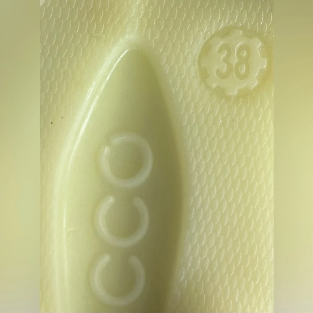 Ecco Coral Performance Sneakers